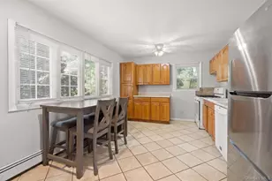 27 S Ketcham Ave, Amityville, NY 11701 - Photo 3