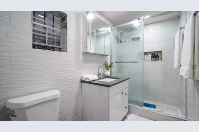 10640 Sutphin Boulevard, Jamaica, NY 11435 - Photo 15