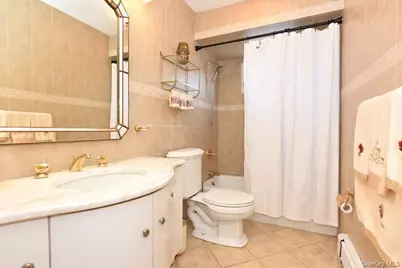 70 Grantwood Avenue, New York, NY 10312 - Photo 11