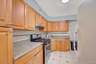 30-33 72nd St, East Elmhurst, NY 11370 - Photo 7