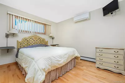109 Henrietta Avenue, Oceanside, NY 11572 - Photo 13