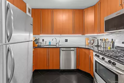 345 E 93rd Street #13G, New York, NY 10128 - Photo 9