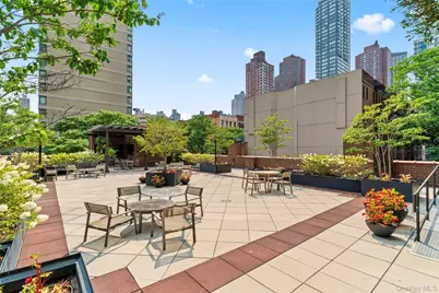 345 E 93rd Street #13G, New York, NY 10128 - Photo 21