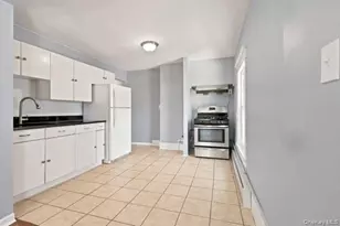 9 Arlington Pl, Newburgh, NY 12550 - Photo 3