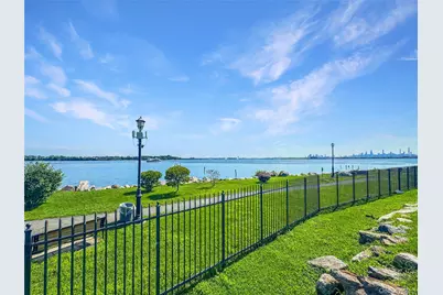 102 Surf Drive, Bronx, NY 10473 - Photo 3