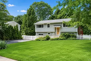 34 Forest Ave, Lake Grove, NY 11755 - Photo 5