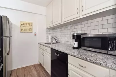 377 Westchester Avenue #4F, Port Chester, NY 10573 - Photo 5