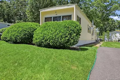 433-34 Mill Road, Calverton, NY 11933 - Photo 1