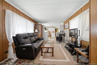 433-34 Mill Road, Calverton, NY 11933 - Photo 17