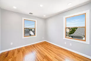 646 S 7th St, Lindenhurst, NY 11757 - Photo 21