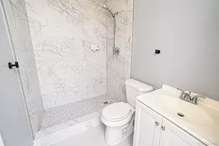 646 S 7th St, Lindenhurst, NY 11757 - Photo 23