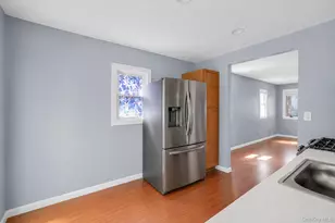 646 S 7th St, Lindenhurst, NY 11757 - Photo 13