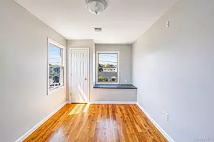 646 S 7th St, Lindenhurst, NY 11757 - Photo 19