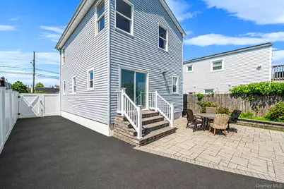 646 S 7th Street, Lindenhurst, NY 11757 - Photo 5