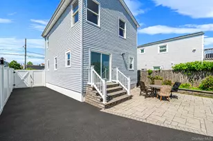 646 S 7th St, Lindenhurst, NY 11757 - Photo 5