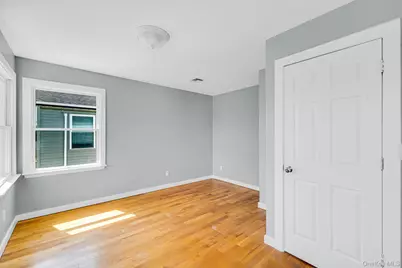 646 S 7th Street, Lindenhurst, NY 11757 - Photo 15