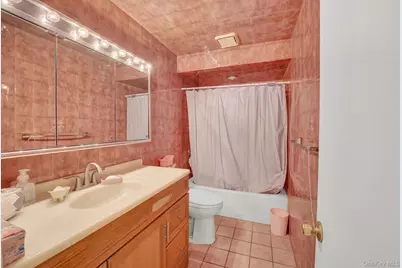 70-29 68 Th Place, Glendale, NY 11385 - Photo 11