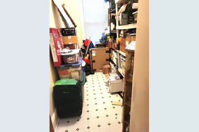 70-29 68 Th Place, Glendale, NY 11385 - Photo 21