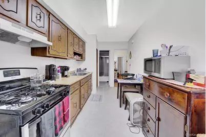 70-29 68 Th Place, Glendale, NY 11385 - Photo 13