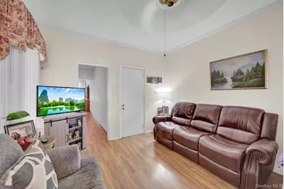 70-29 68 Th Place, Glendale, NY 11385 - Photo 9