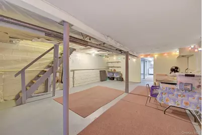 70-29 68 Th Place, Glendale, NY 11385 - Photo 23