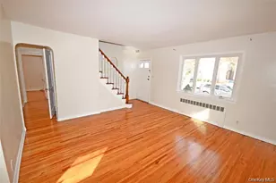 1047 N 7th St, New Hyde Park, NY 11040 - Photo 3