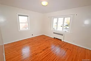 1047 N 7th St, New Hyde Park, NY 11040 - Photo 5