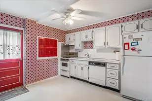 156-14 14th Ave, Whitestone, NY 11357 - Photo 23