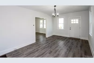10 Ohio Avenue, Port Washington, NY 11050 - Photo 9