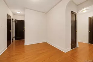 2160 Bronx Pk E, Bronx, NY 10462 - Photo 3