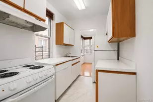 2160 Bronx Pk E, Bronx, NY 10462 - Photo 9