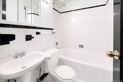 2160 Bronx Park E #1F, Bronx, NY 10462 - Photo 11