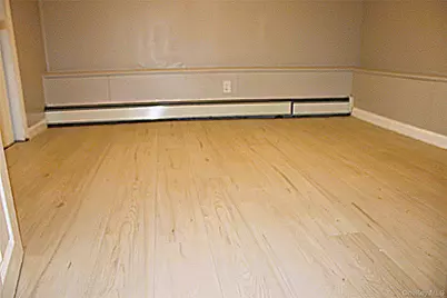101 Monroe Street, Amityville, NY 11701 - Photo 3