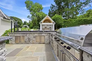 2 Kalb Ct, Dix Hills, NY 11746 - Photo 37