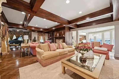 2 Kalb Court, Dix Hills, NY 11746 - Photo 15