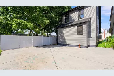 9902 200th Street, Hollis, NY 11423 - Photo 23