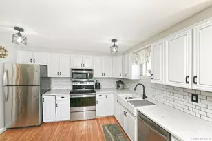 29 Torrey Pine Ln, Medford, NY 11763 - Photo 7