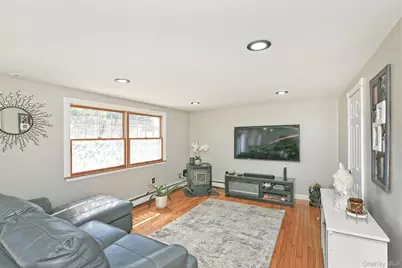 29 Torrey Pine Lane, Medford, NY 11763 - Photo 9