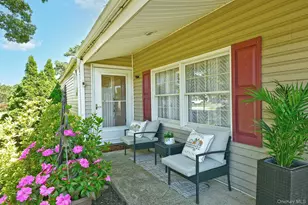 29 Torrey Pine Ln, Medford, NY 11763 - Photo 3