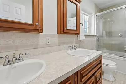 53 Rensselaer Drive, Commack, NY 11725 - Photo 19
