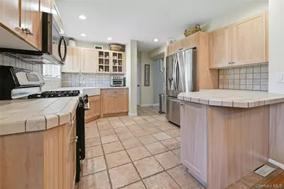 53 Rensselaer Drive, Commack, NY 11725 - Photo 9