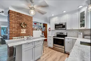 166 Choir, Westbury, NY 11590 - Photo 5