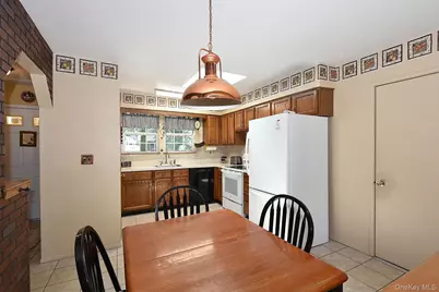 273 Deer Road, Ronkonkoma, NY 11779 - Photo 9