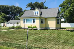 9 Babylon Rd, Mastic Beach, NY 11951 - Photo 15