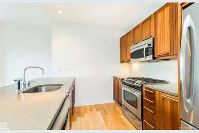 3585 Greystone Avenue #4B, Bronx, NY 10463 - Photo 5