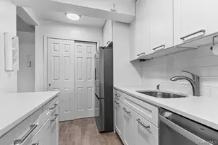 5425 Valles Ave, Bronx, NY 10471 - Photo 13