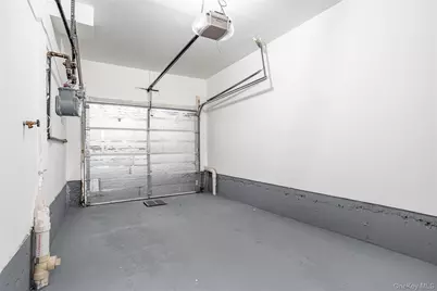 491 Ilyssa Way, New York, NY 10312 - Photo 21