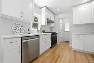26 Parkside Rd, West Hempstead, NY 11552 - Photo 9