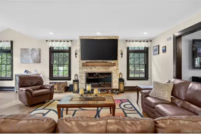 23 Gloria Lane, Huntington, NY 11743 - Photo 13
