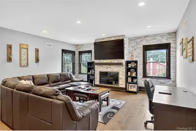 23 Gloria Lane, Huntington, NY 11743 - Photo 23